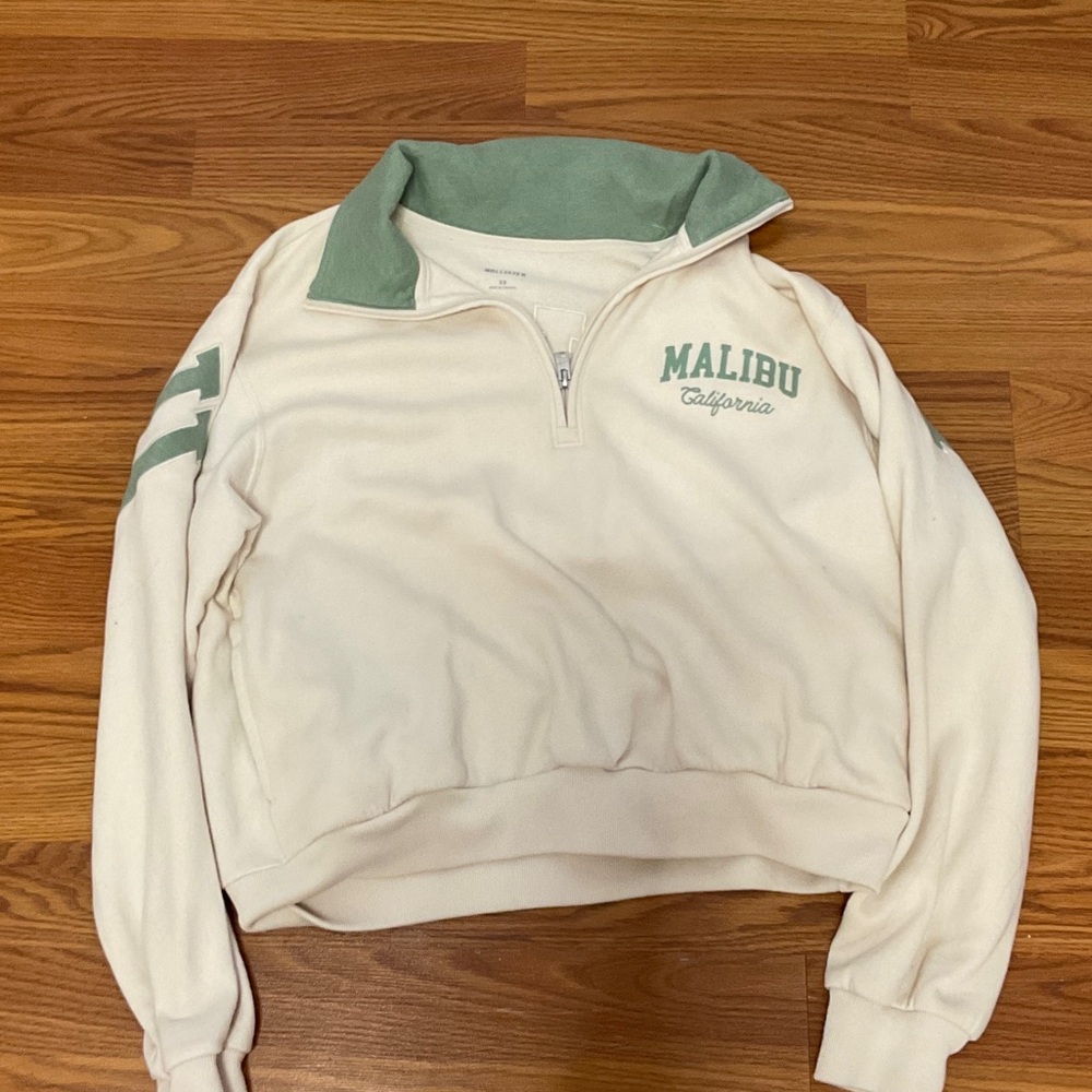 Hollister White and Green Women's Sweater